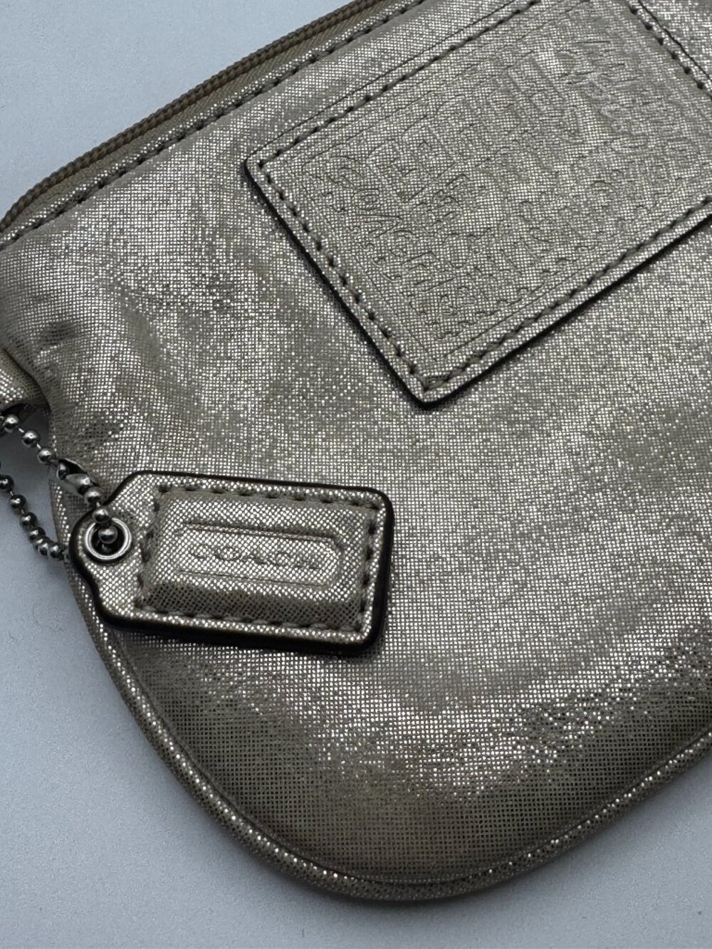 Coach Poppy Pearl Metallic Gold Leather Wristlet Y2K Purple Silk Lining